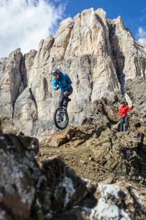 extreme-mountain-unicycling-02