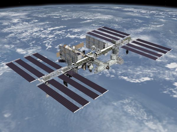 space-station-live